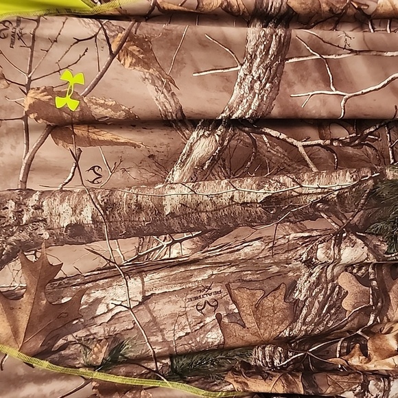 Under Armour Realtree Xtra Long Sleeved Camouflage Shirt - Picture 3 of 13